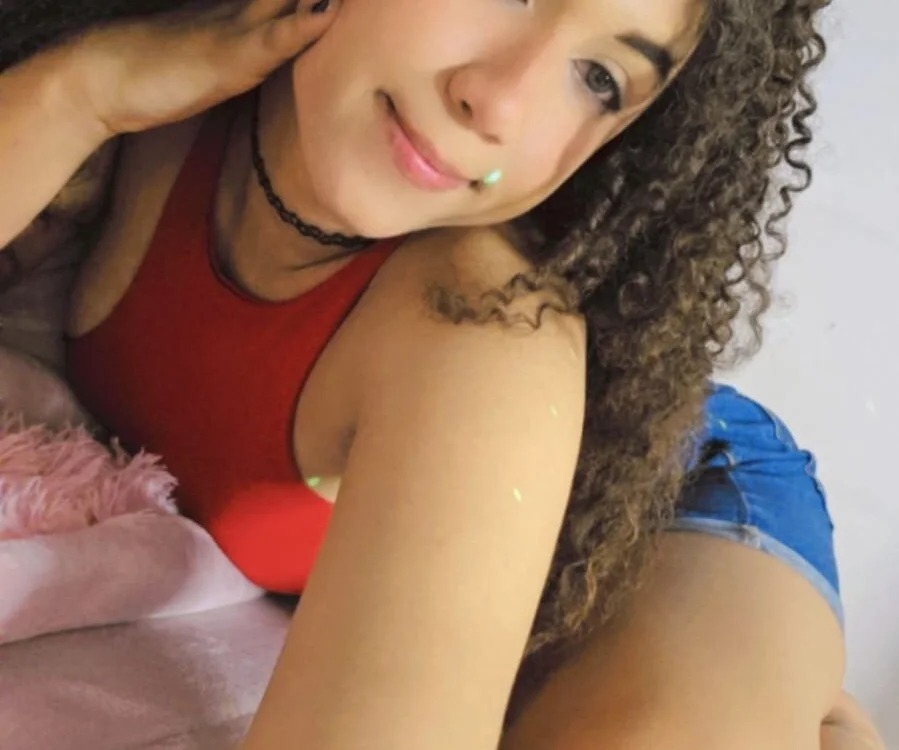 Model Aleera_Walton
