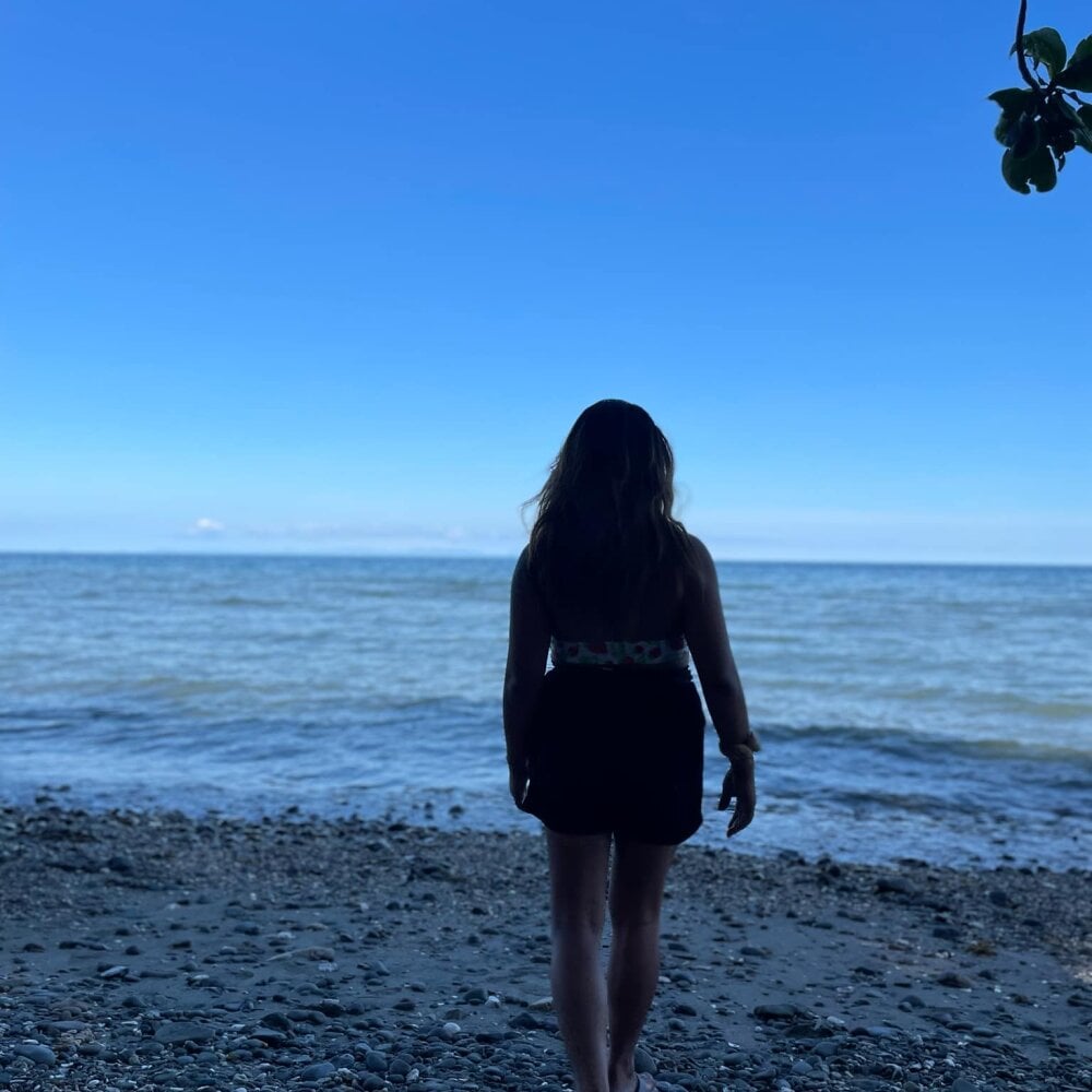 Model AlexandriaLooveTS