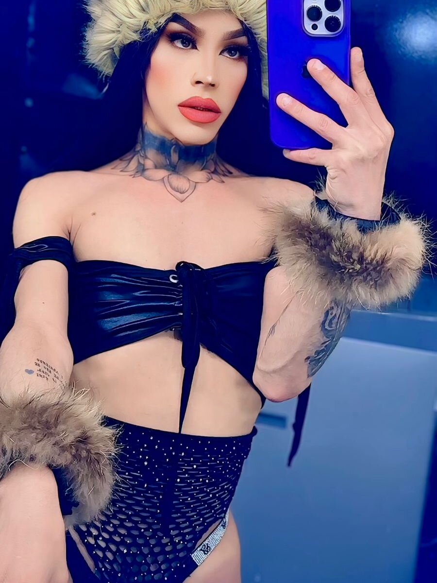 Model AlexdevilsHard