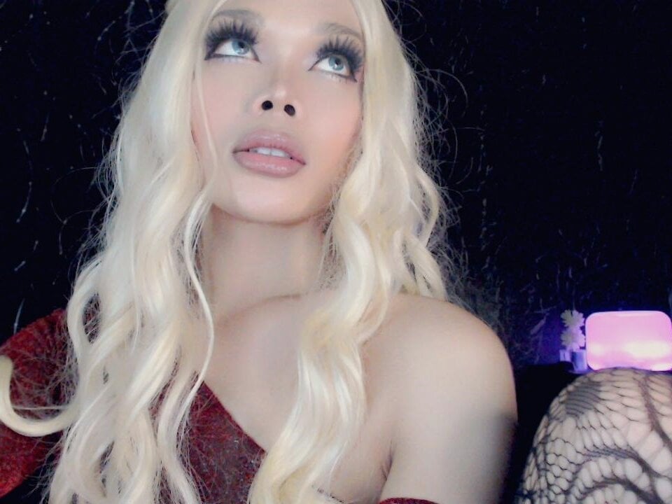 Model BEBEhugecock69