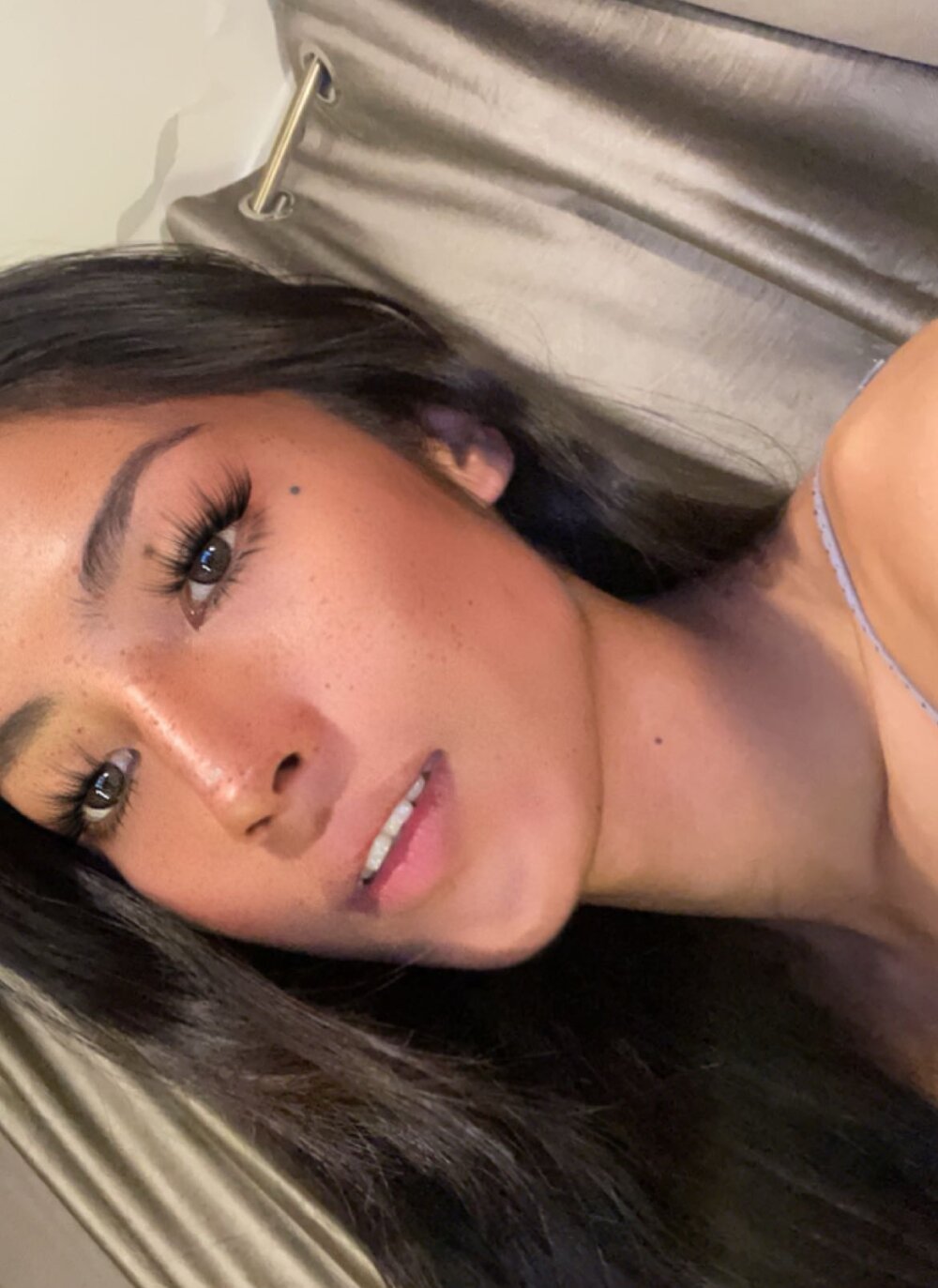 Model Belle_Sinclair