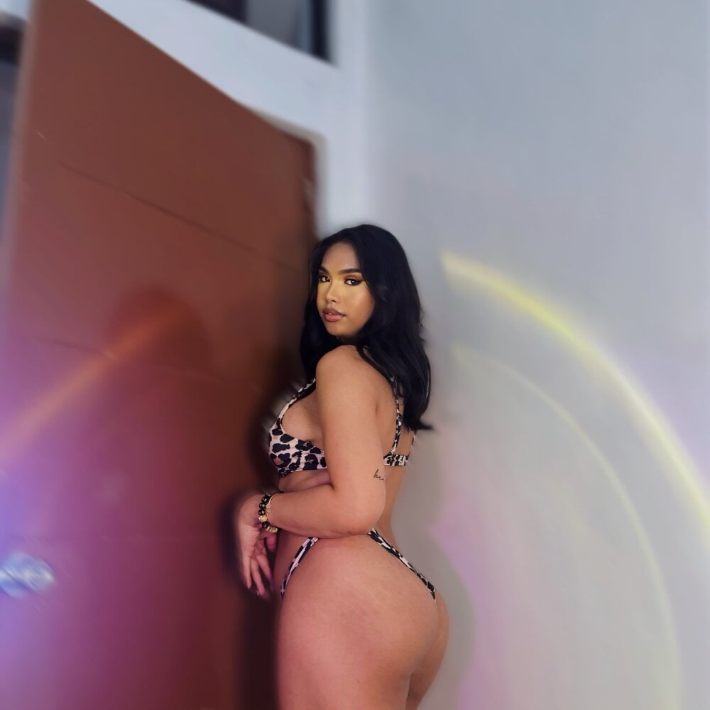 Model CUTE_ASIAN03PUSSY