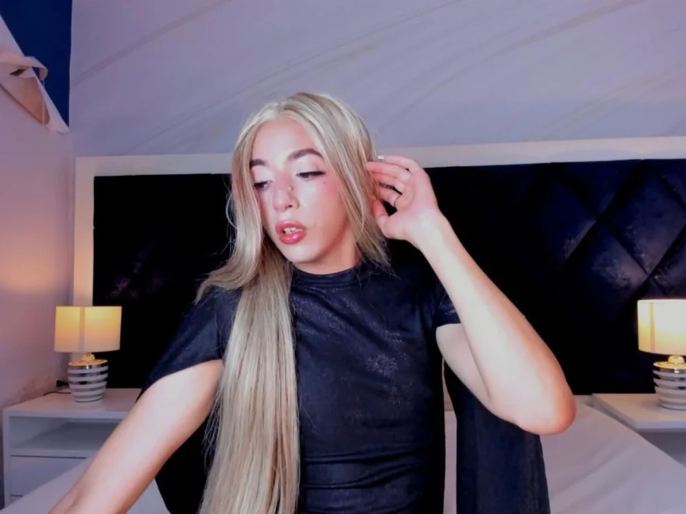 Model ChloeNix