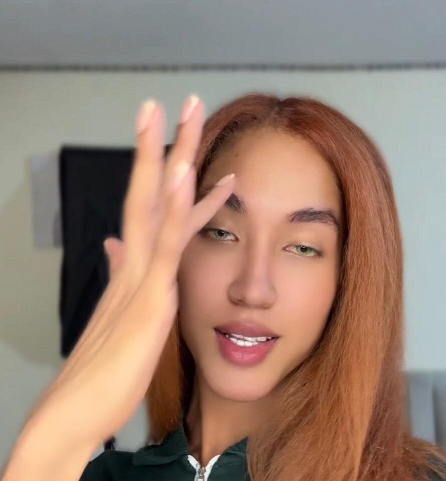 Chloe_Celeste's Chat Model Chloe_Celeste