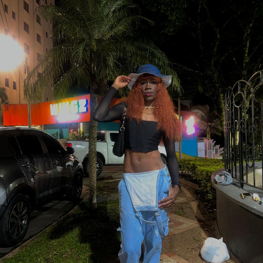 Model EbonyHansNight
