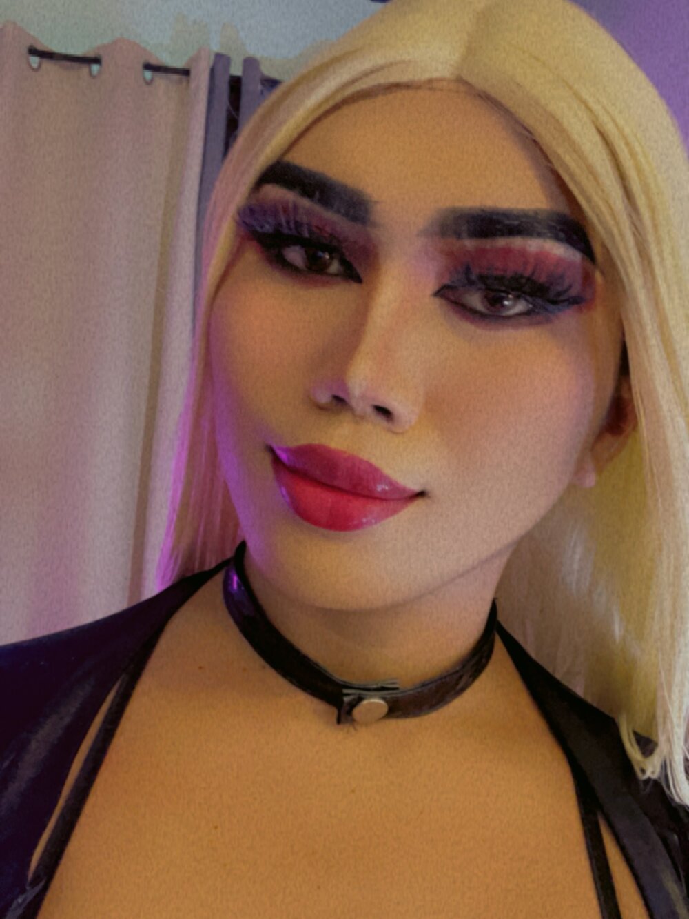 Model Hail_ur_Dominant