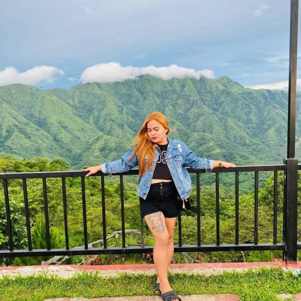 Model HotAbby_Stare69