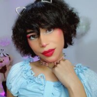 Model Karlabertulucci