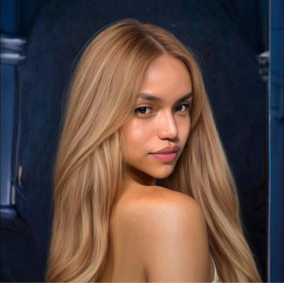 Model KinkyNicoleHotCummings