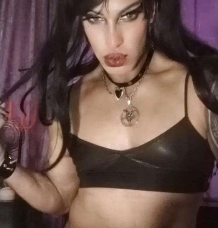 Model LILITHMADAME