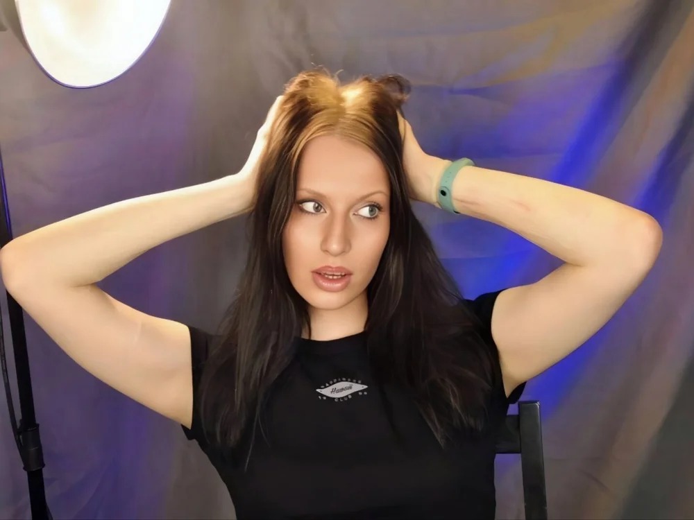 Model LexieWintour