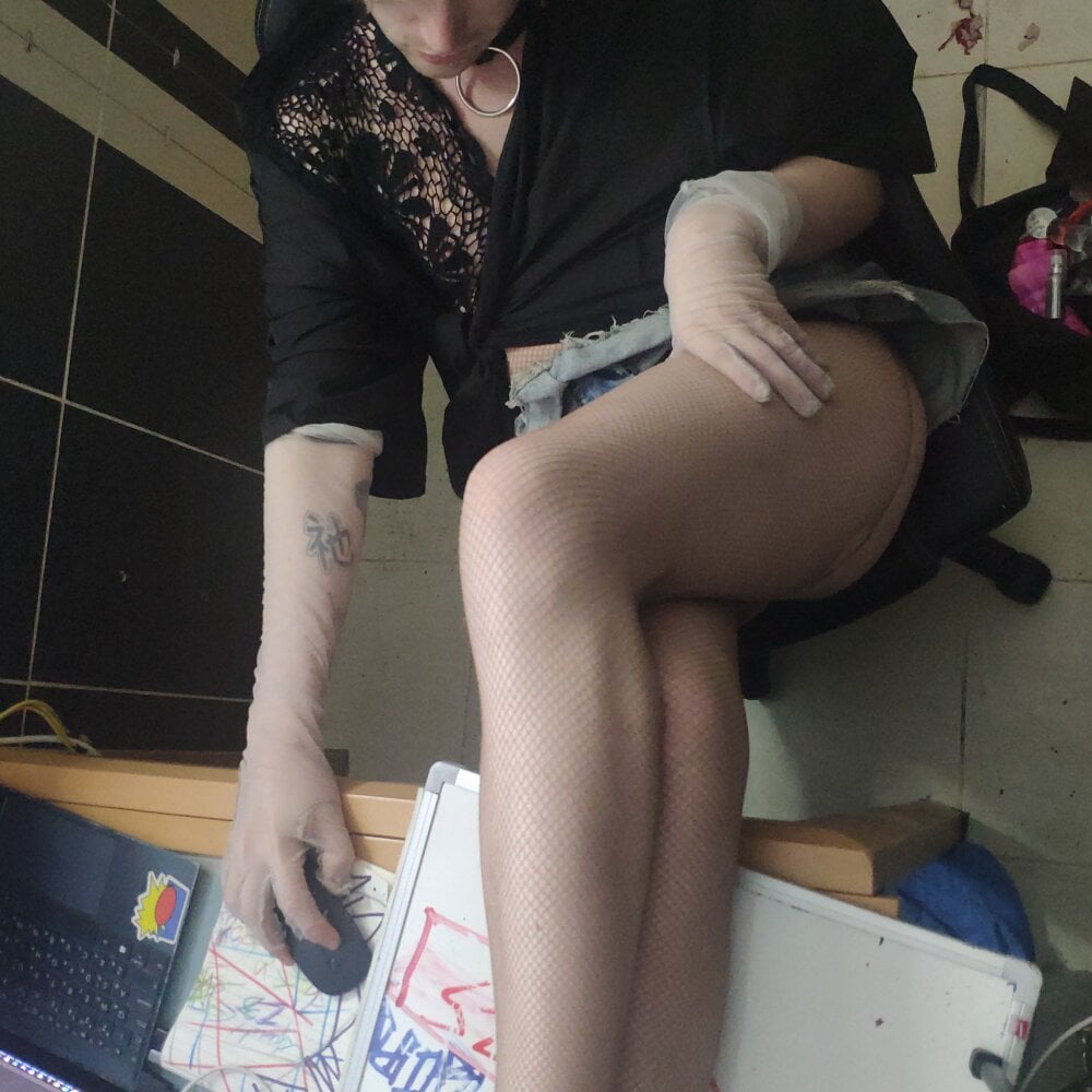 Model LilithsEve