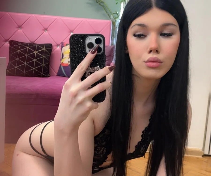 Model LovelyMell
