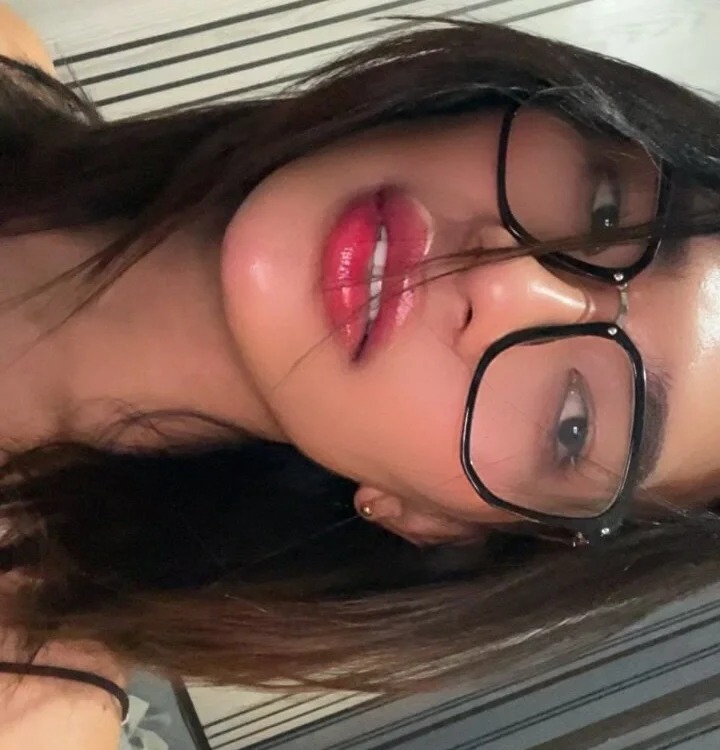 Model Maria_Manika