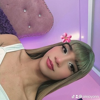 Naughty_Giirl_