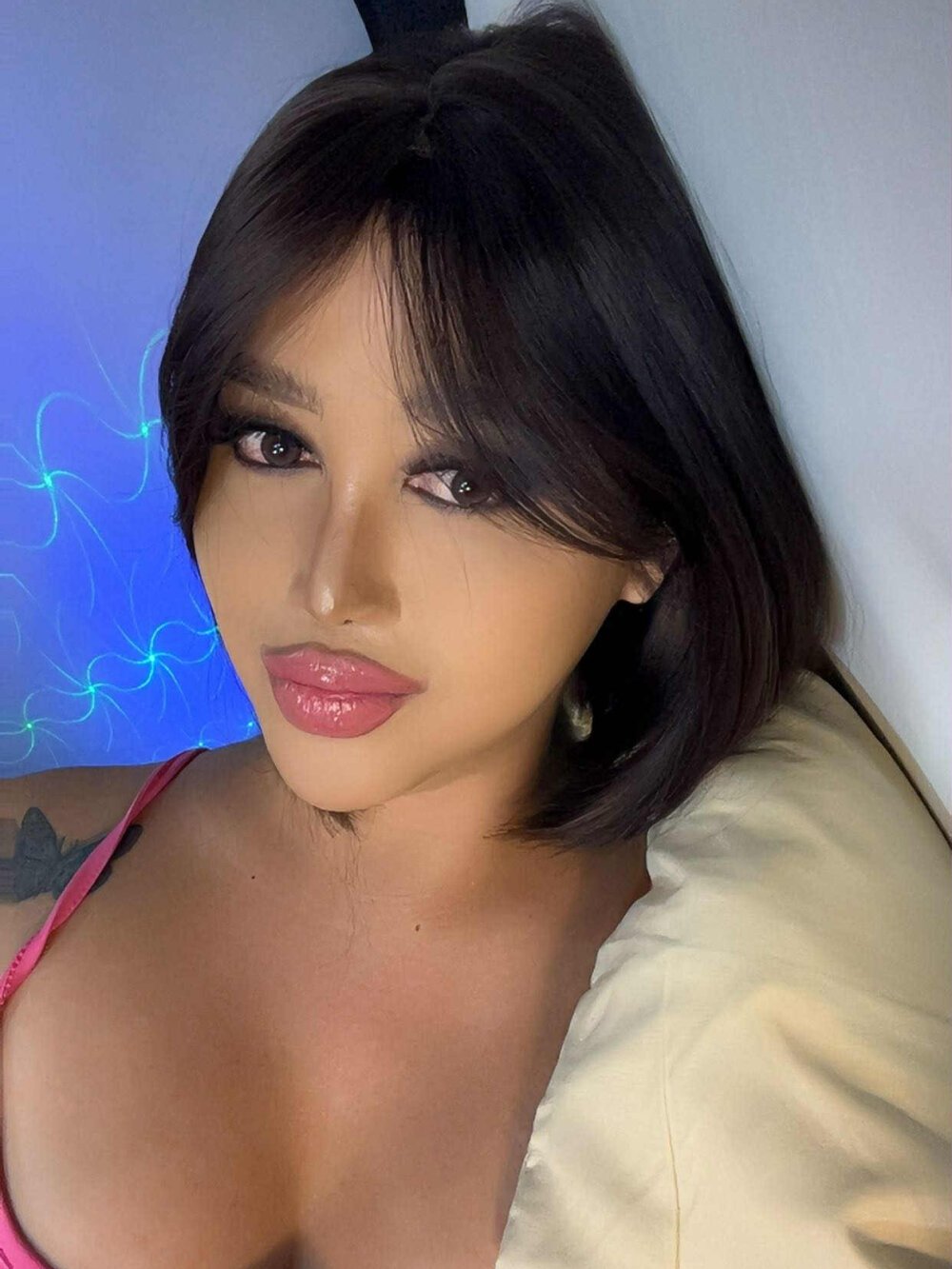 QueenBiniDick's Chat Model QueenBiniDick