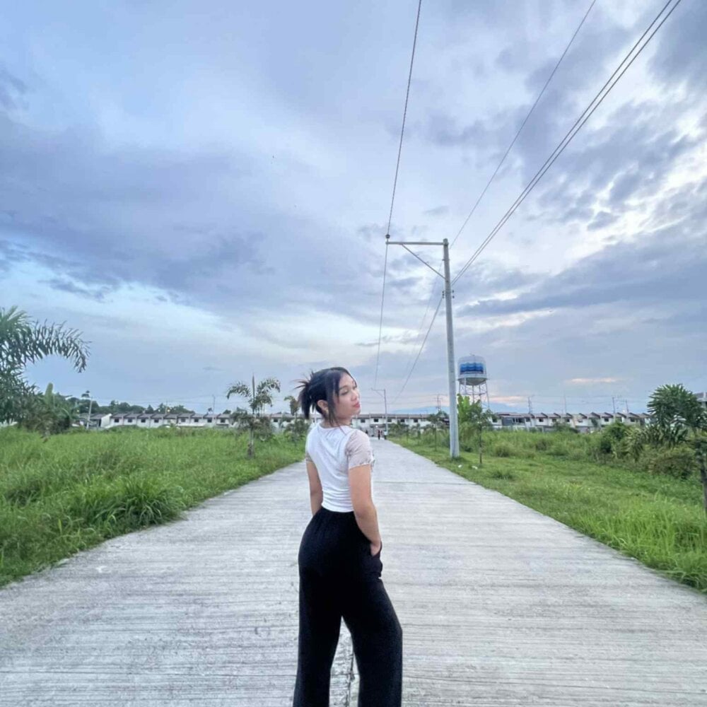 Model SultryCyraFoxmore