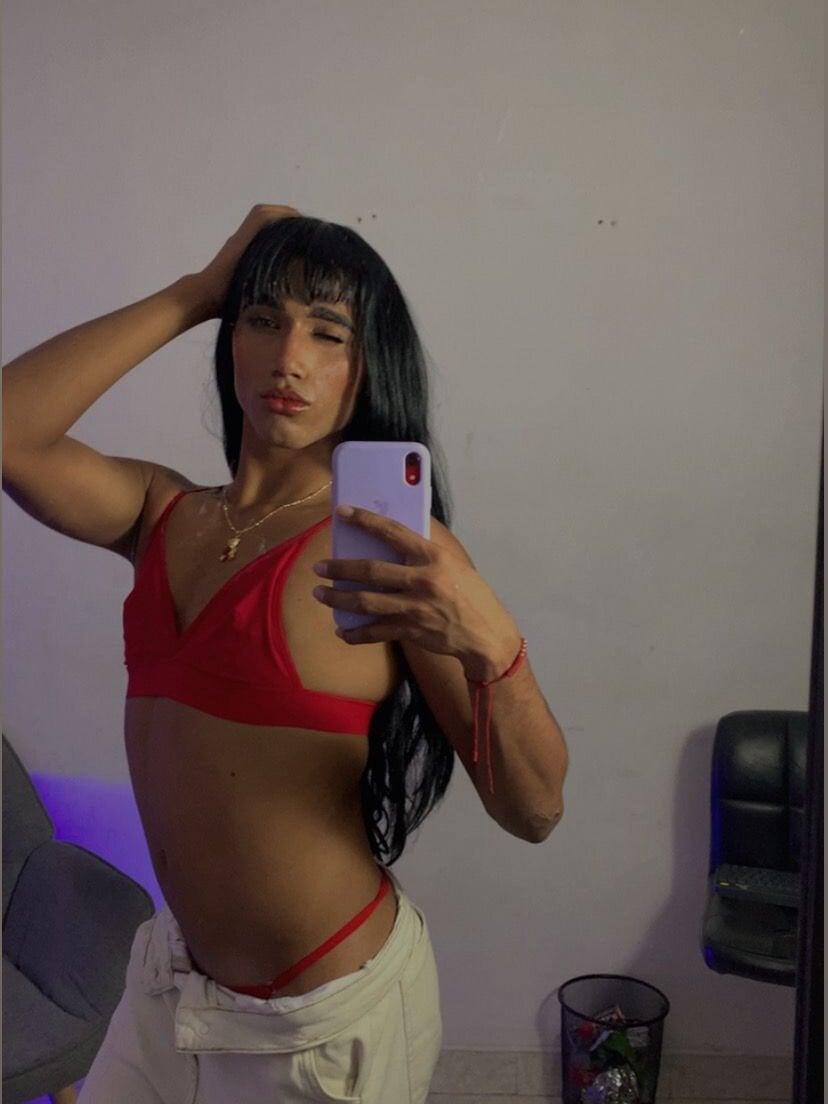 Model ThaliaMoon