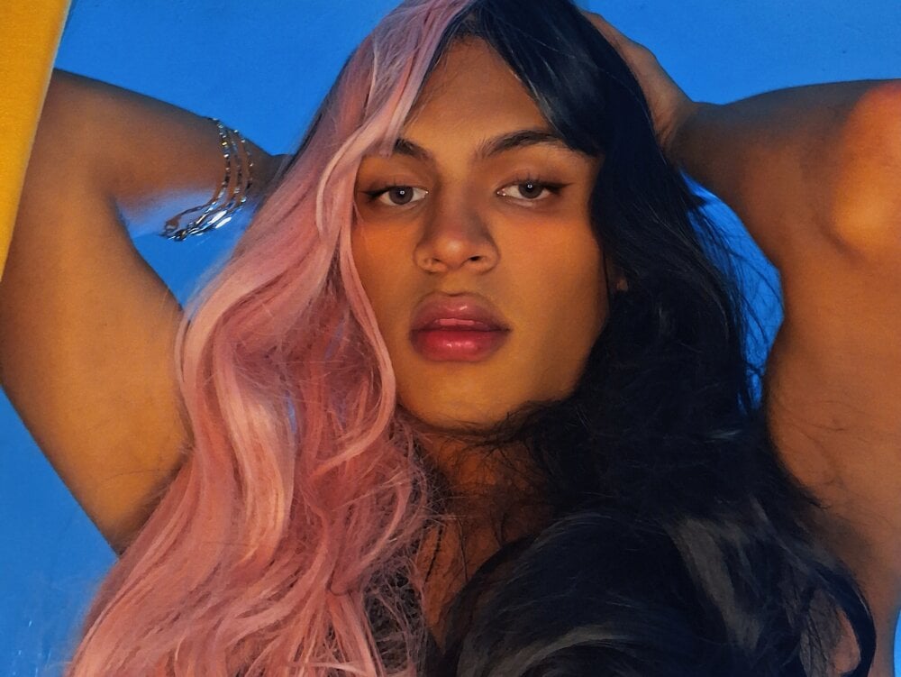 Model The_velvet_Sandra