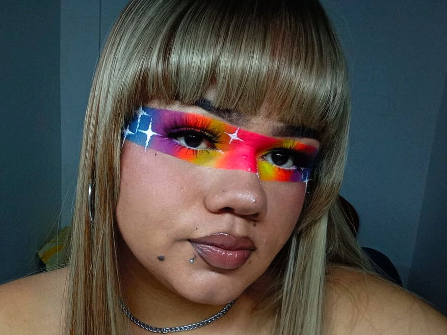 Model Tiffany_deluxe