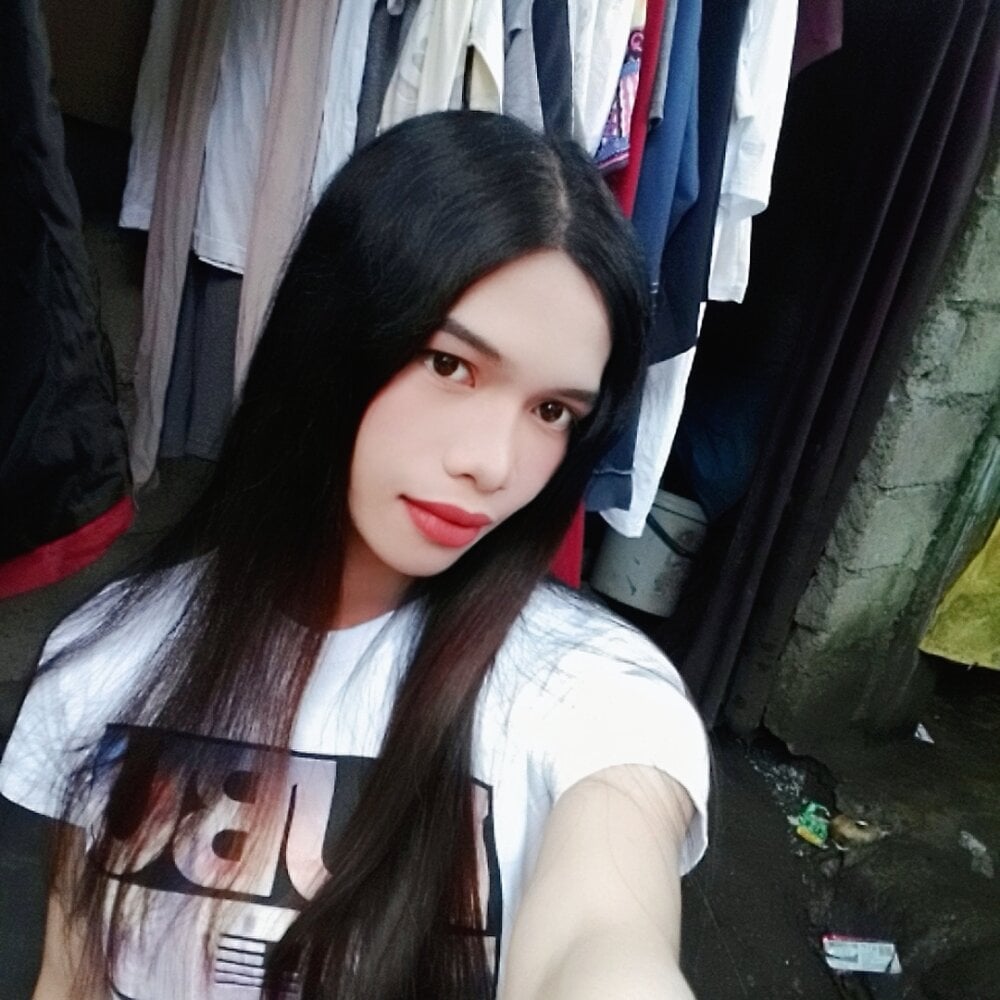 Model Trans-pinay_supernatural