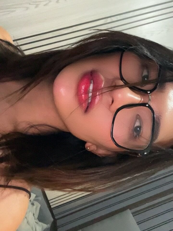 Model TsWomanofyourdesire_