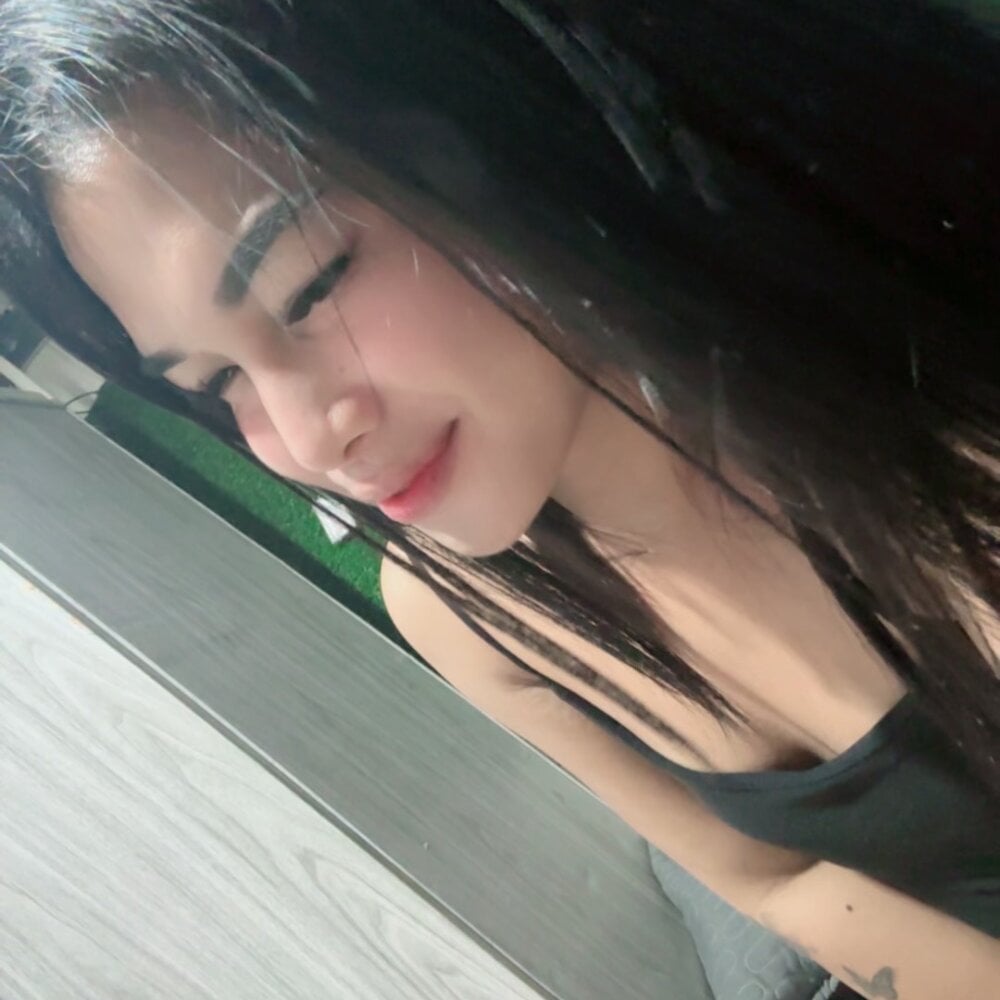 Model UrLuckyChloe