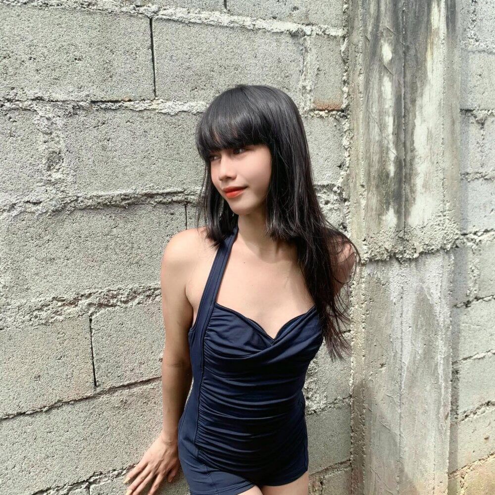 Model Ur_Thaynecummersx