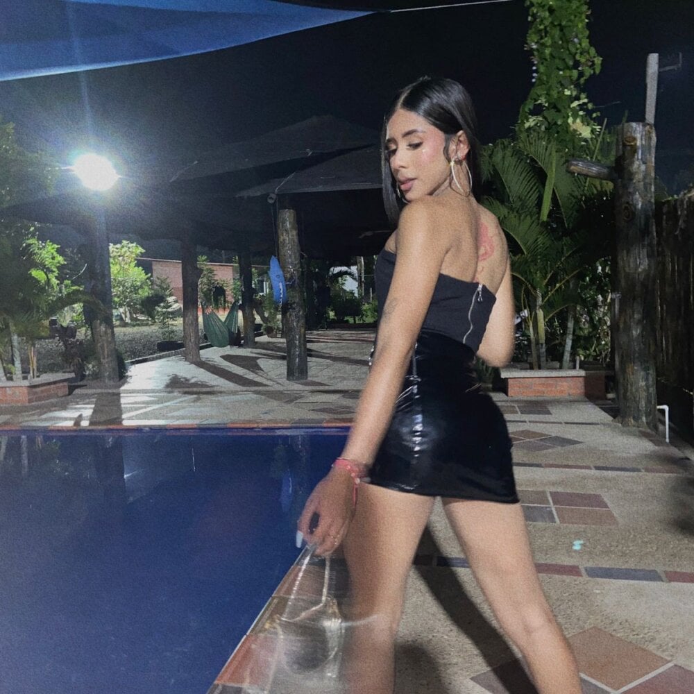 Model ValerieSofia245