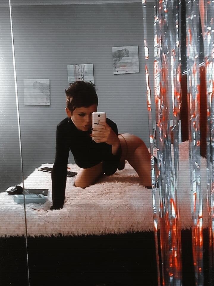 Model Violet_red