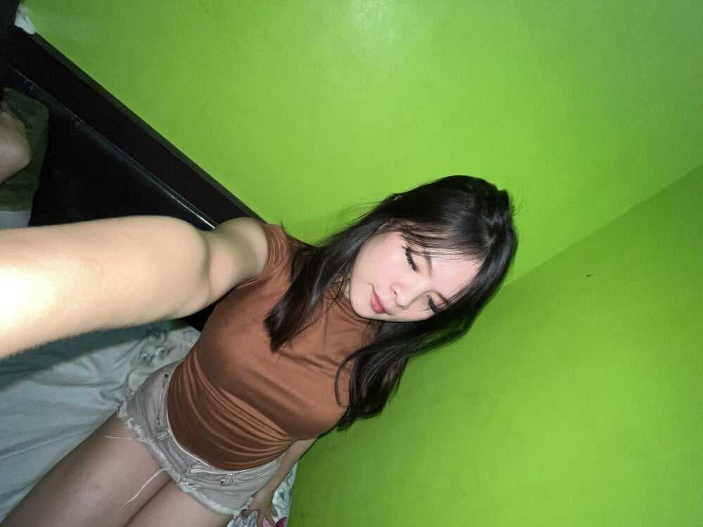 Model Youngasiants4u