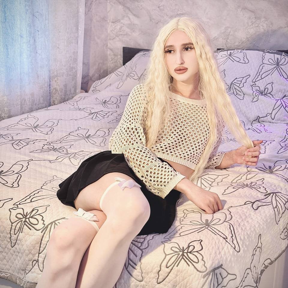 Model _Honey_sunset_