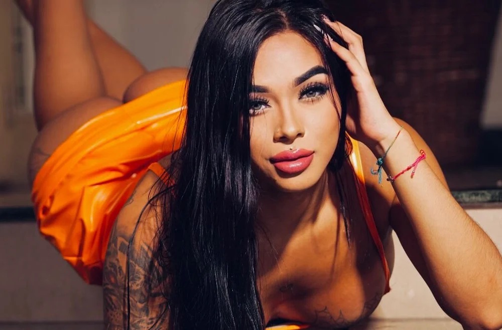 Model _Tinaqueen