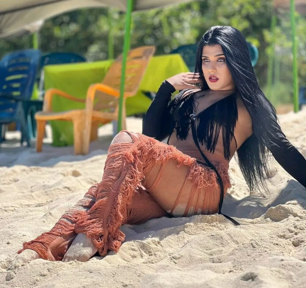 Model dayanahornydirty