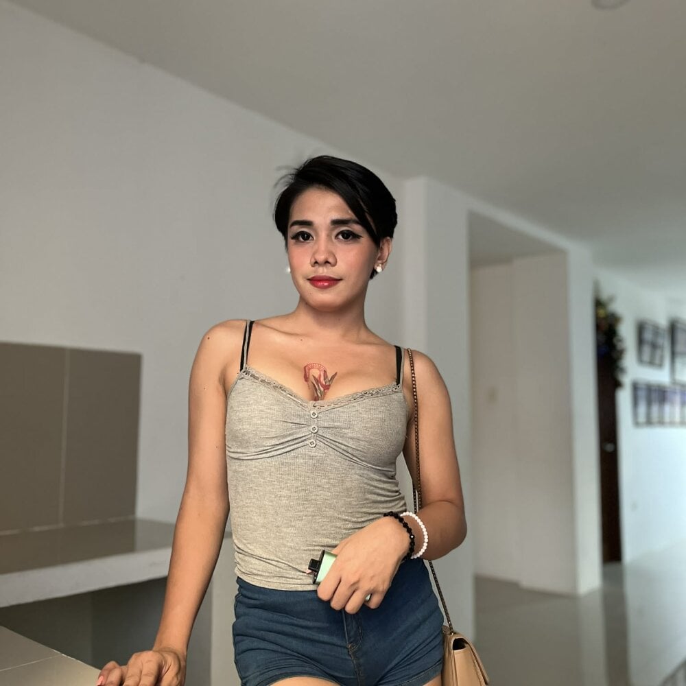 Model demsayhollywood555