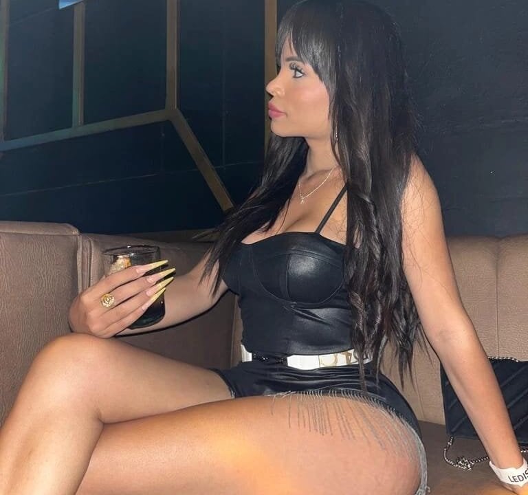 Model kalani_brown18