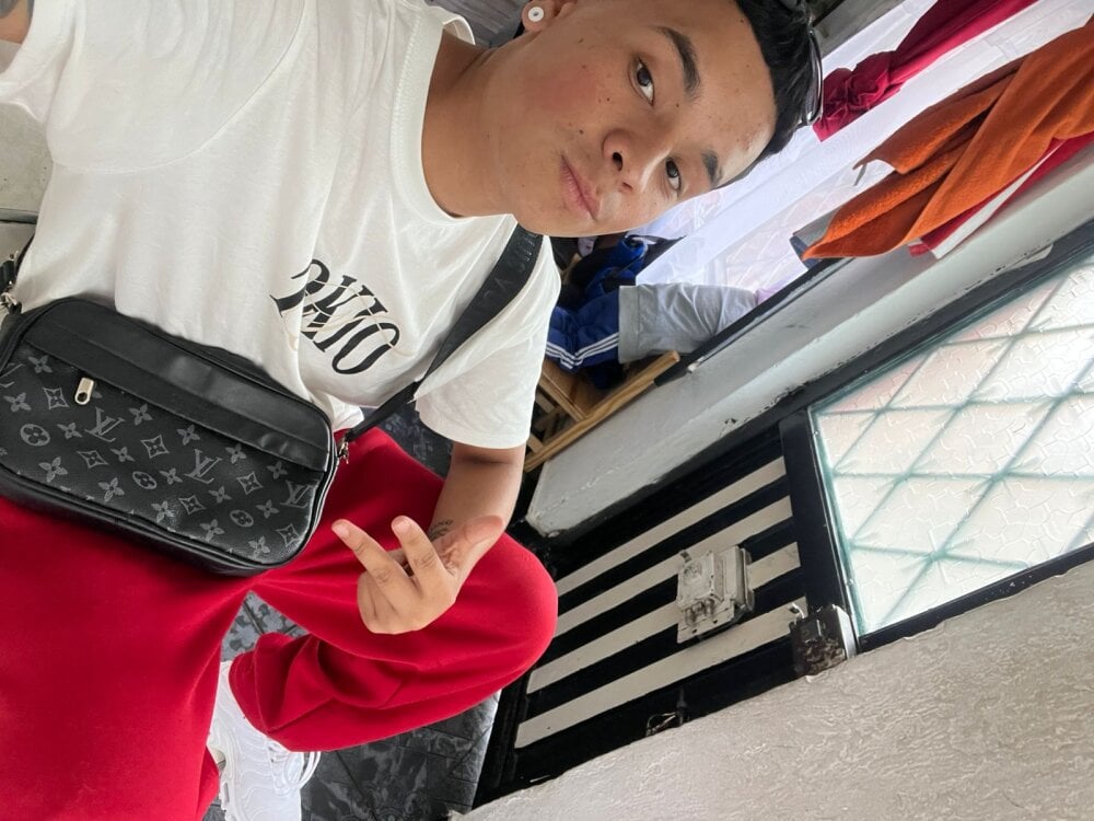 Model mia_rous_queen