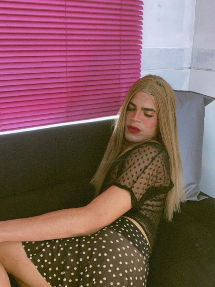 Model nina_riccardi_