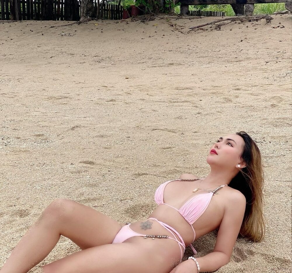 Model sassyselfsuckerTS