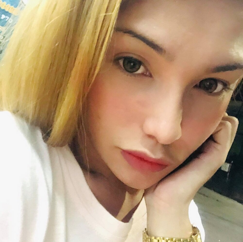 Model xSexyhugeCockx