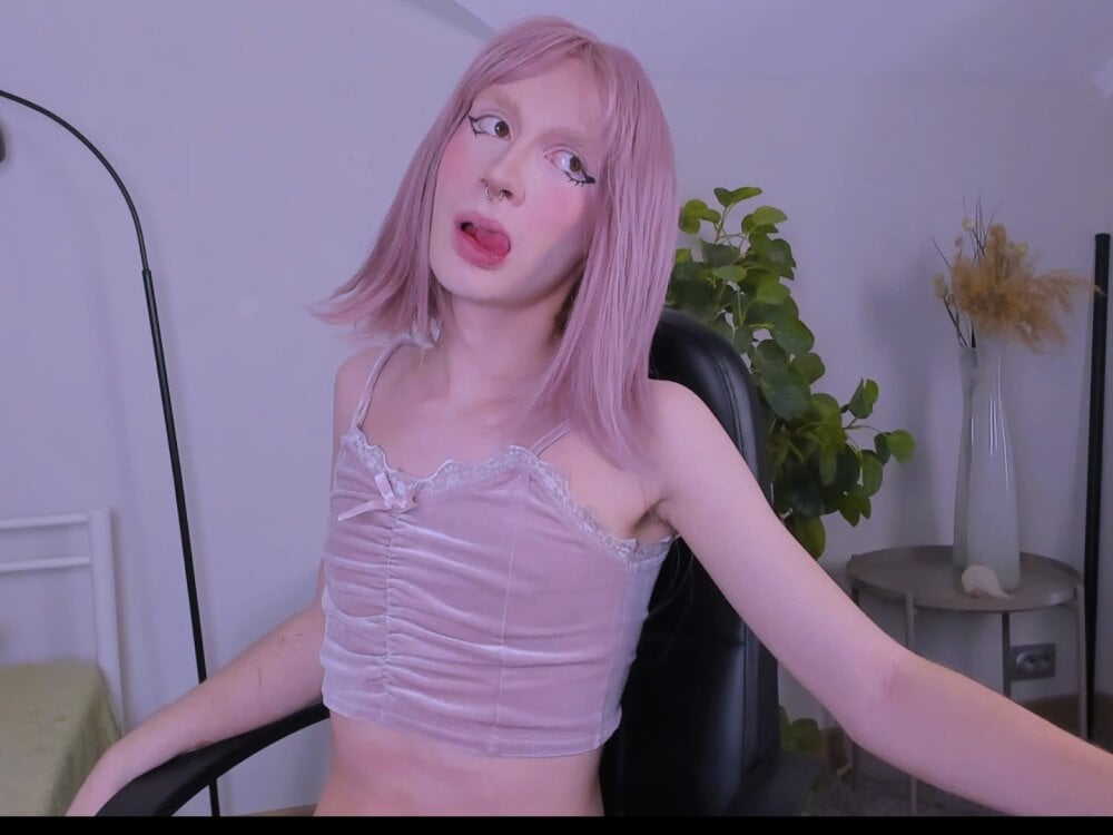 Model yoi_mika