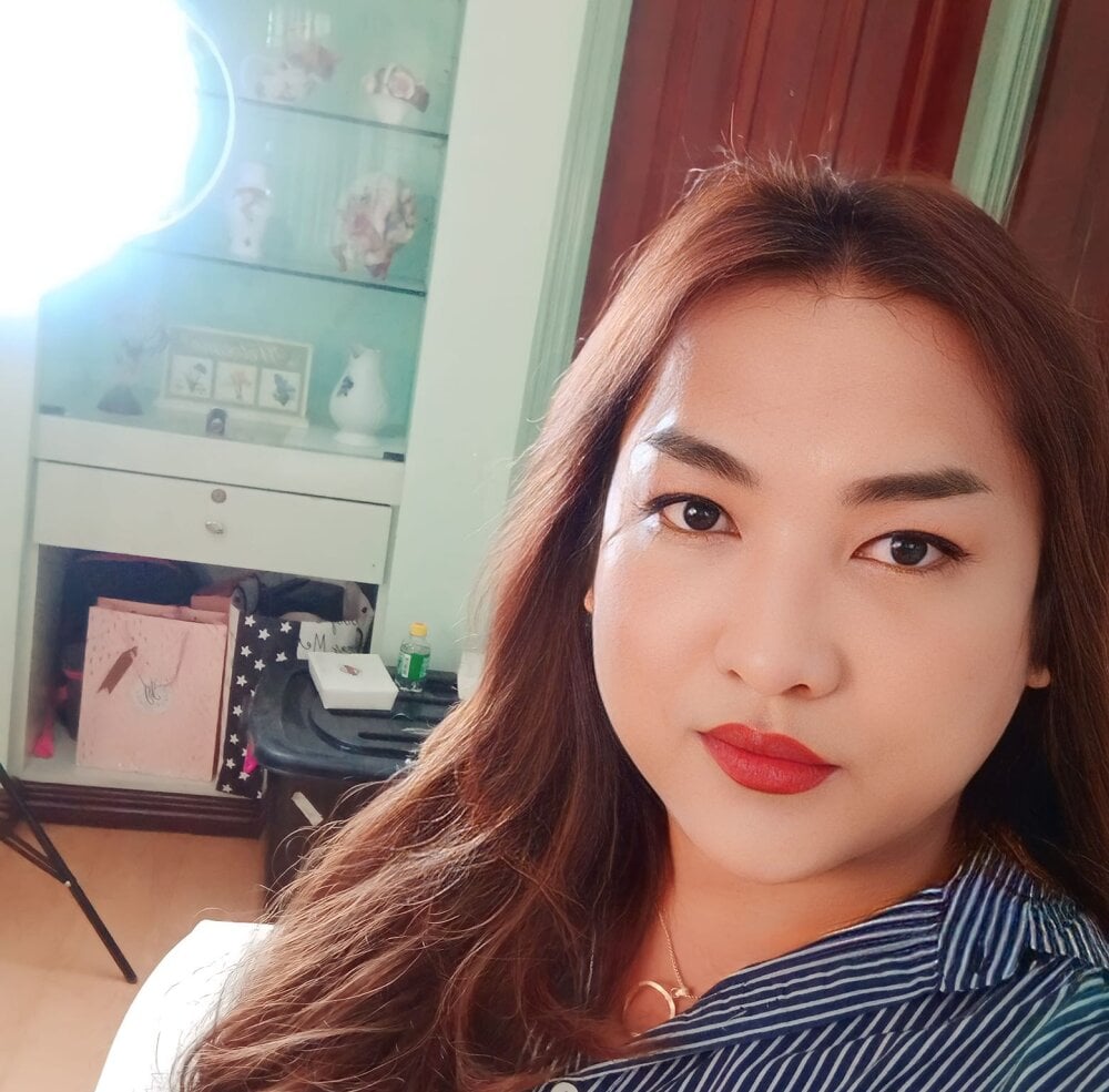 Model yourmochaloca69