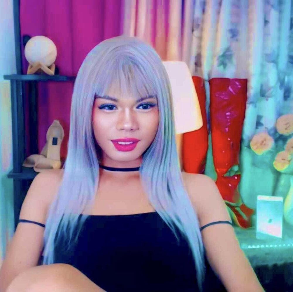 Model yoursexyasiantsxx